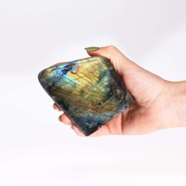 Piedras Grandes de Labradorita de Madagascar (aprox 635-750g 80-110mm) - Imagen 3