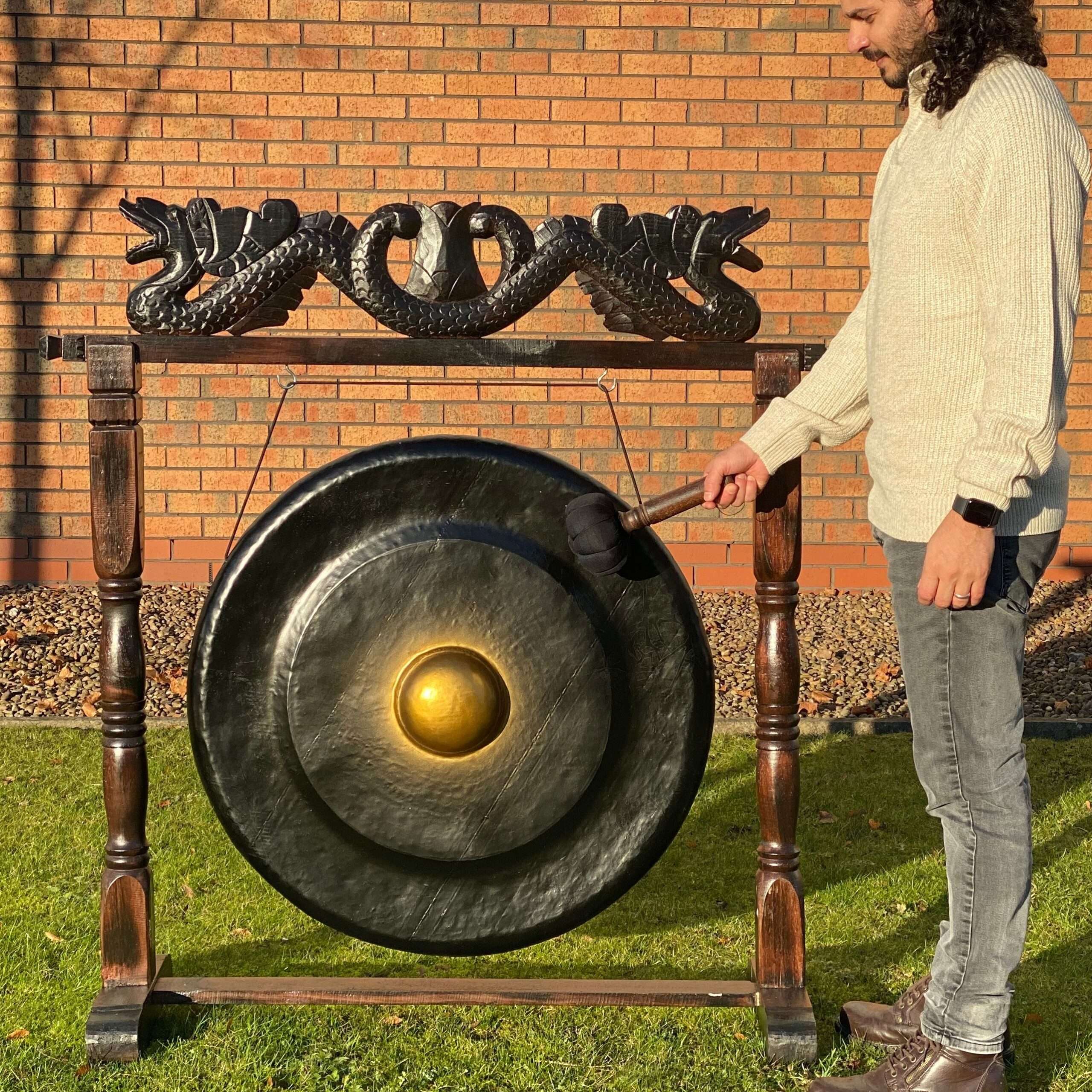 Gran Gong de Meditación en Soporte Marrón Antiguo - 80cm - Negro - Imagen 2