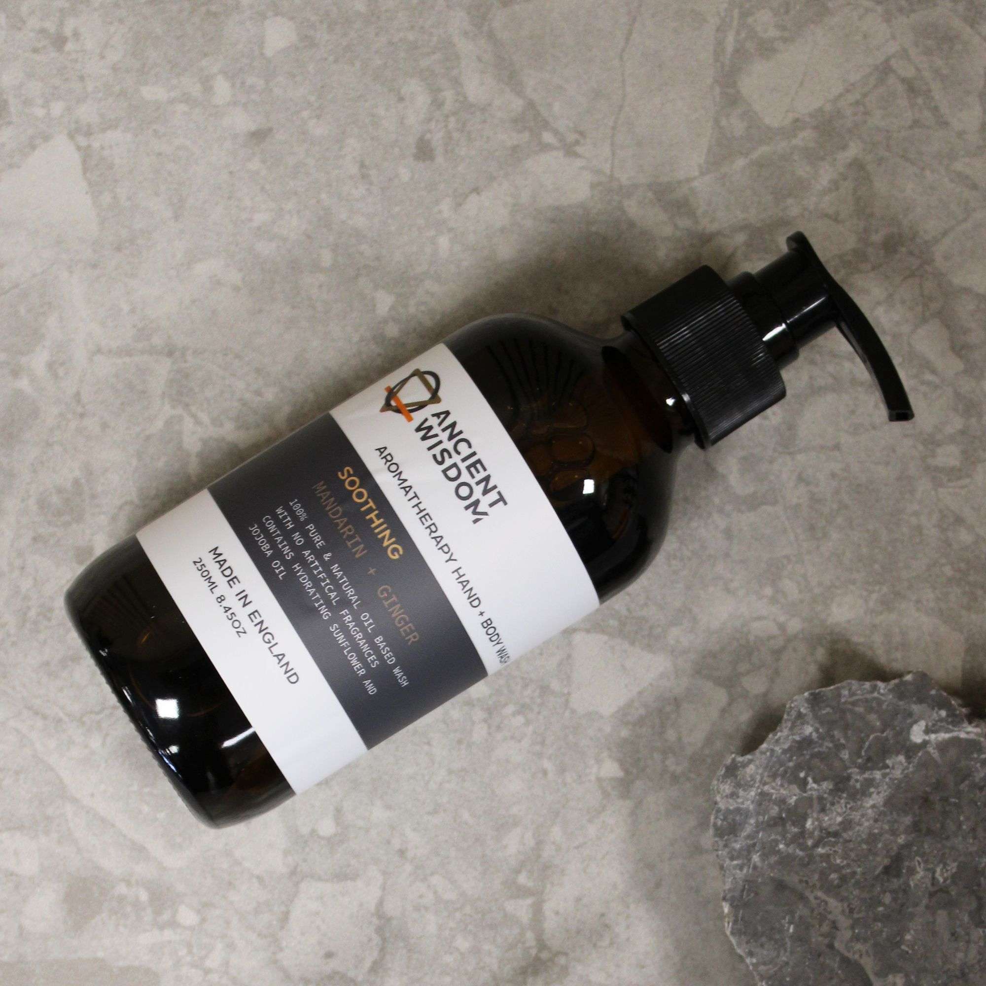 Jabón líquido de manos y cuerpo de enebro, lima y menta verde 250ml - Imagen 3