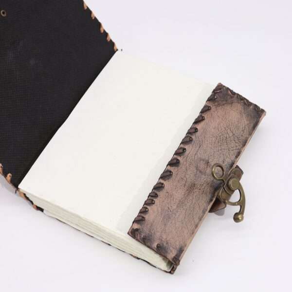Cuaderno Marrón Ojo Maligno con Bordes Desgastados - Imagen 3